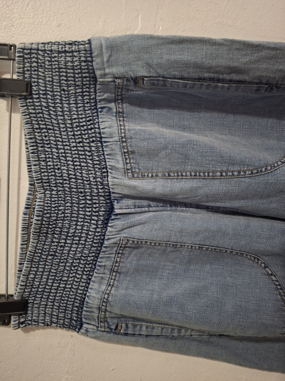 Pilcro Barrel-Leg Smocked Waist Jeans  Size S. - Picture 4 of 12